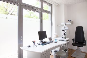 Werkstück - Handwerk und Bau - Referenzen - Umbau zur Augenarztpraxis - Behandlungsraum
