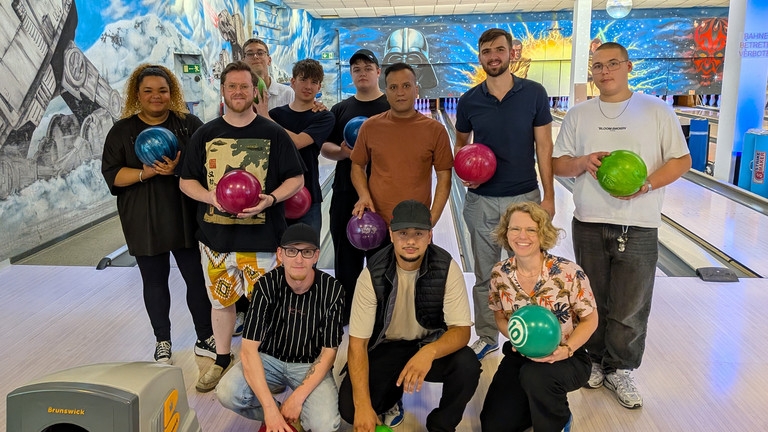 Ein gelungenes Teamevent beim Bowling Ein gelungenes Teamevent beim Bowling